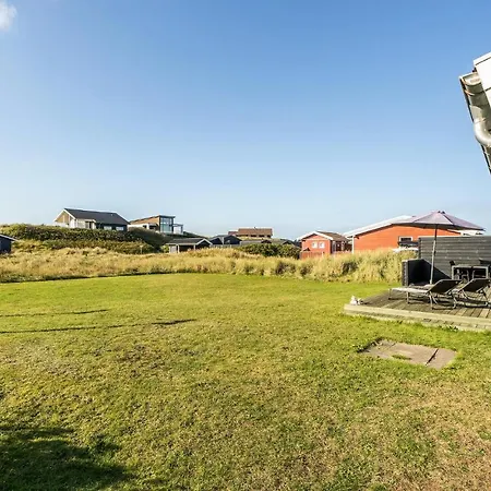 3 Bedroom Beautiful In Holiday home *