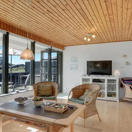 3 Bedroom Beautiful In Holiday home *