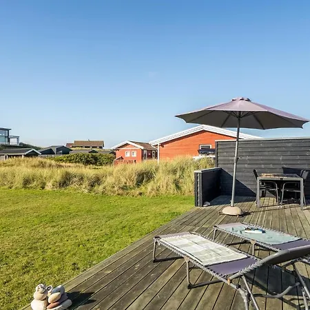 3 Bedroom Beautiful In Holiday home