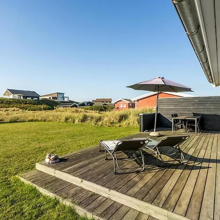3 Bedroom Beautiful In Holiday home *